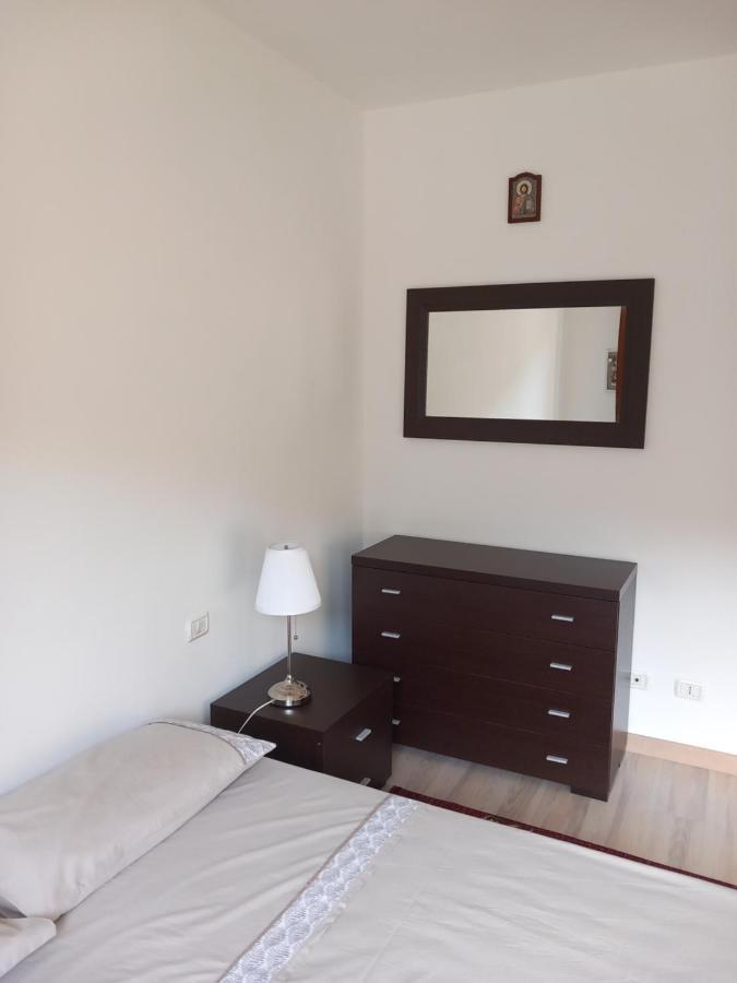 Andres' Apartment Специя Экстерьер фото